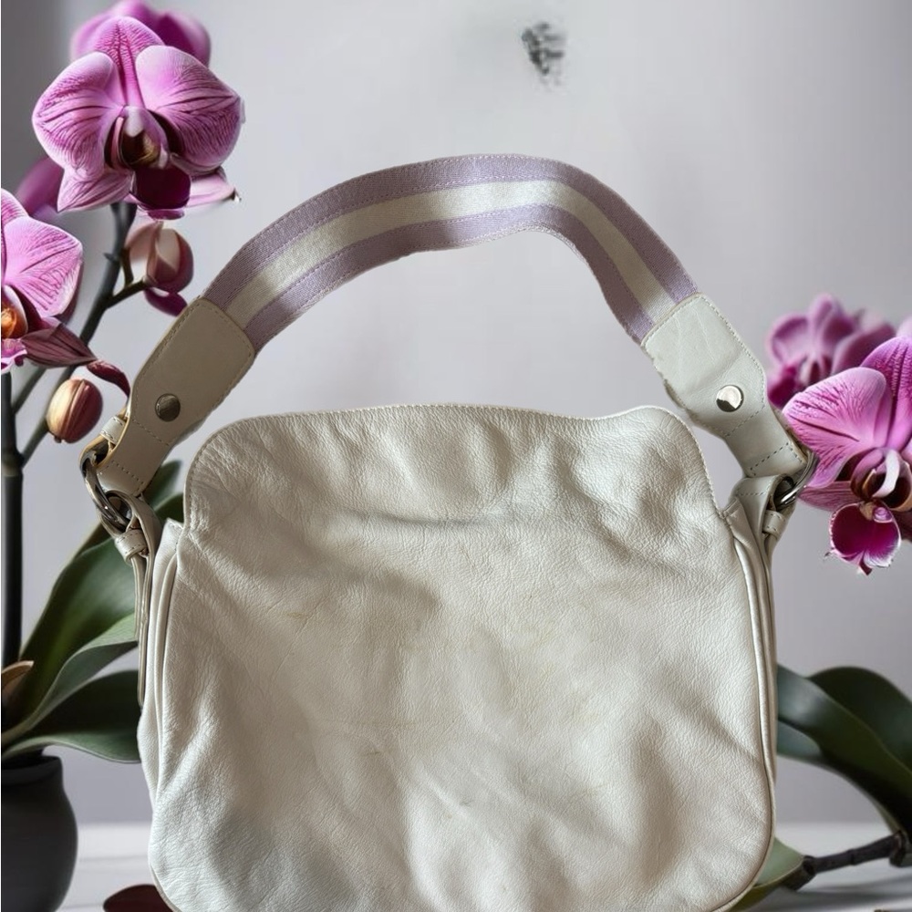 Bally Elegant Cream Shoulder Bag